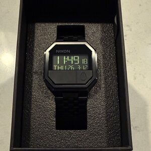 Nixon New in Box Re-Run watch in the "All Black"   (Model A158-001-00) MSRP $160